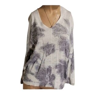 Nic + Zoe White Sweater With Gray Flowers Tie Wrists Sweater Size Medium